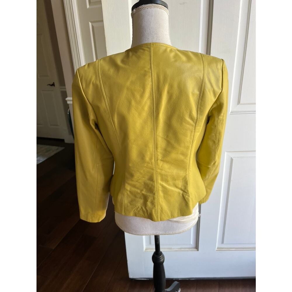 Newport News ladies tailored mustard leather jacket size 6 - Picture 4 of 4